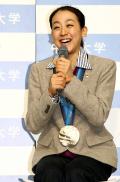 真央が母校中京大で報告会、応援に感謝 - バンクーバー五輪 フィギュア