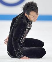 ステップで転倒し苦笑いする高橋大輔(撮影・たえ見朱実)
