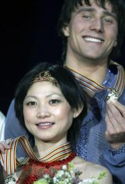 フィギュアの欧州選手権を制した川口悠子、スミルノフ組（ＡＰ＝共同）