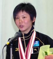 札内中学校での壮行会で、五輪への抱負を語る高木美帆（共同）